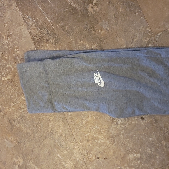 3 pairs Girls Nike Leggings - Picture 4 of 7